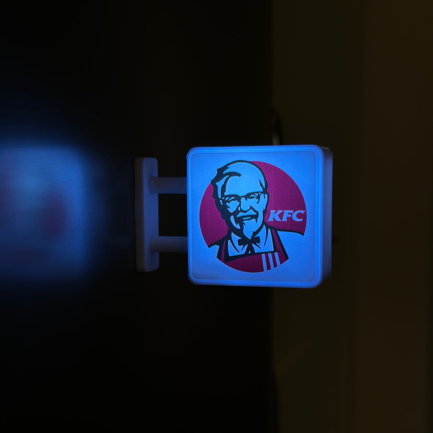 LED Fridge Magnet – Classic Restaurant Design