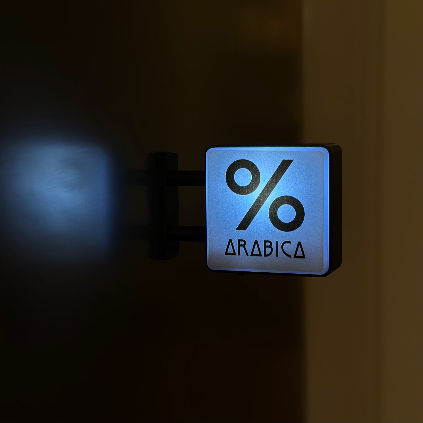 LED Fridge Magnet – Modern Café Design %